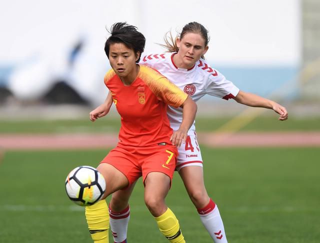 半场结束，拜仁1-0斯图加特。